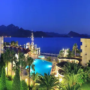 & Hotel
